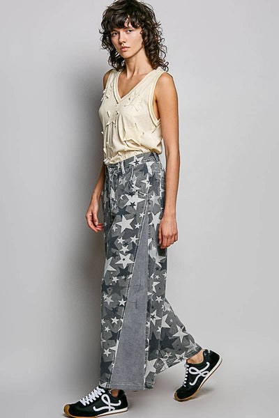 V-neck Sleeveless Front Star Patches Solid Basic Top SALE: NAVY / S