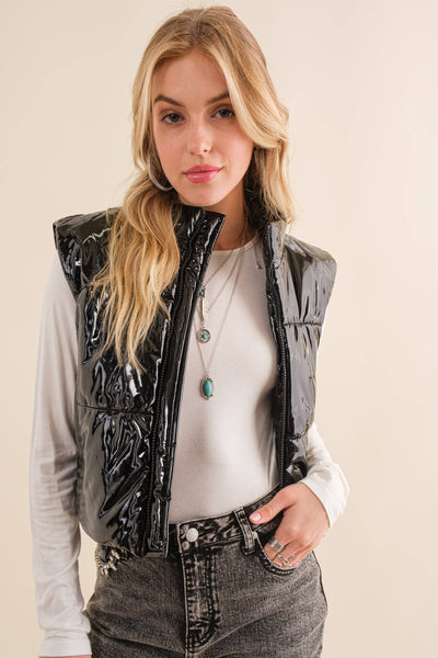 22656J - Gloss Shiny PU Quilted Puffer Zip Up Crop Vest: BLACK / L