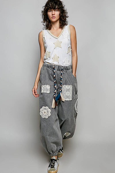 V-neck Sleeveless Front Star Patches Solid Basic Top SALE: NAVY / S